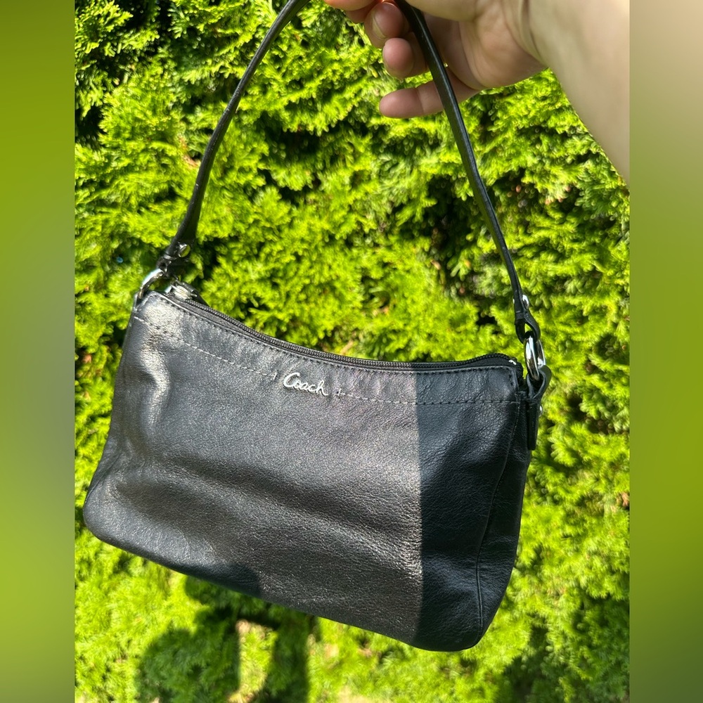 Vintage Y2K Coach small black leather bag